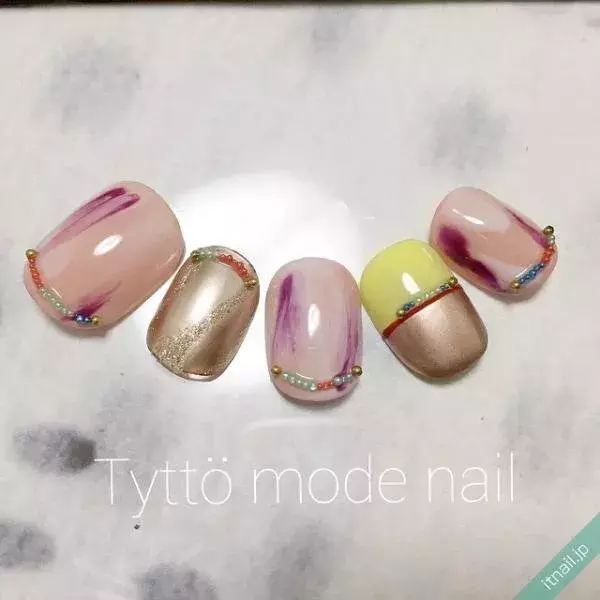 懐かしくて可愛い 童心蘇るビーズネイル ローリエプレス 懐かしくて可愛い 童心蘇るビーズネイル ローリエプレス