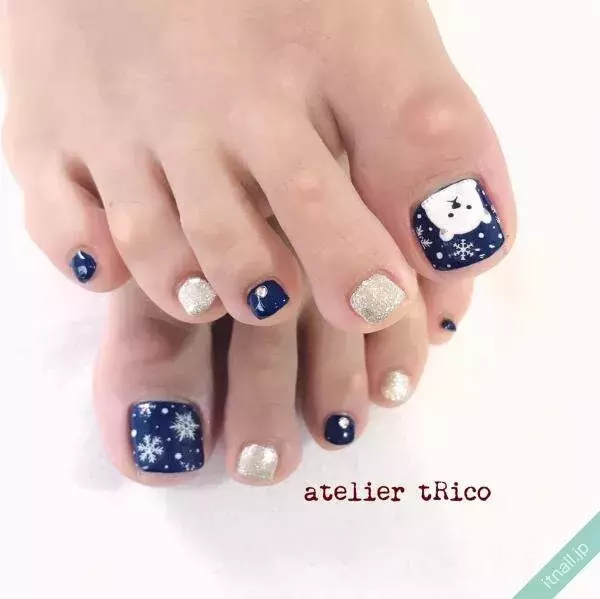 冬のフットネイルはネイビーカラーで おすすめデザイン一挙見せ ローリエプレス