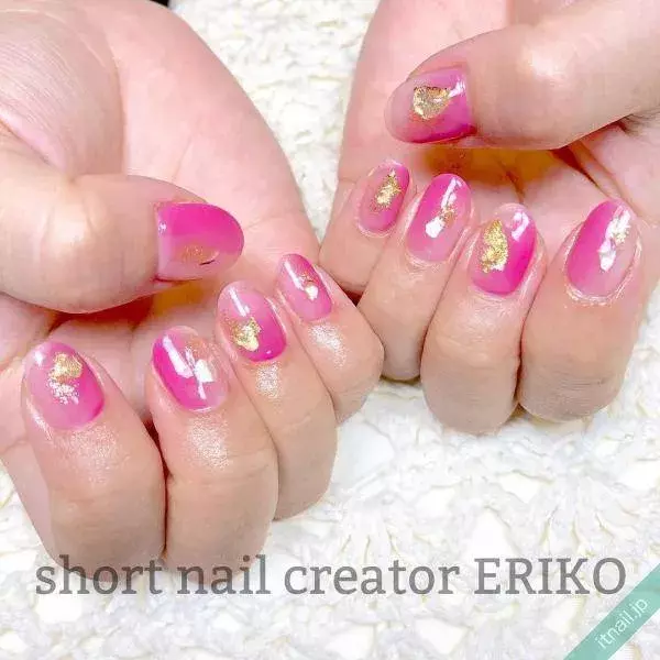 キラキラ感がたまらない クリアカラー 金箔 の夏ネイル特集 ローリエプレス