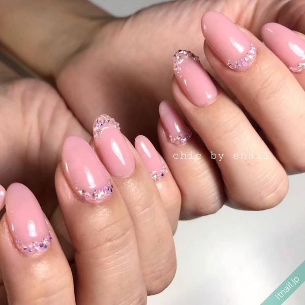 上品 ゴージャス フレンチネイルにキラキラアートをプラス ローリエプレス