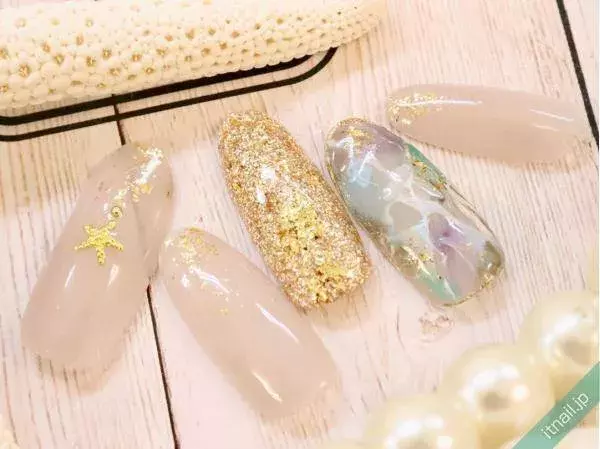 置くだけで即 夏モード 貝殻 ヒトデ のネイルデザイン８選 ローリエプレス