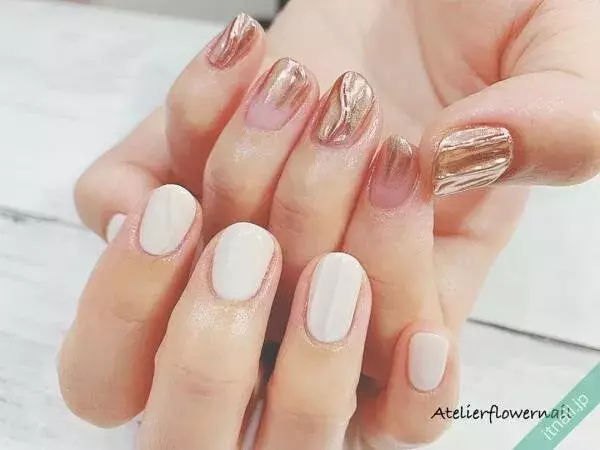 秋のおしゃ見え コッパーカラー を使ったミラーネイルデザイン ローリエプレス