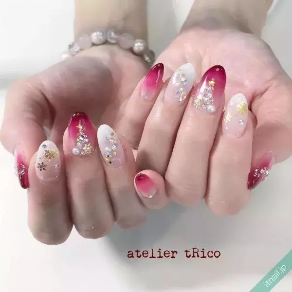 今年もやってくる シンプルなクリスマスネイル でつくる大人の指先 ローリエプレス 今年もやってくる シンプルなクリスマスネイル でつくる大人の指先 ローリエプレス