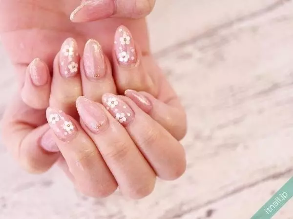 使い勝手バツグン ブリオンを使ったネイルデザイン10選 使い方のコツもご紹介 ローリエプレス 使い勝手バツグン ブリオンを使ったネイルデザイン10選 使い方のコツもご紹介 ローリエプレス