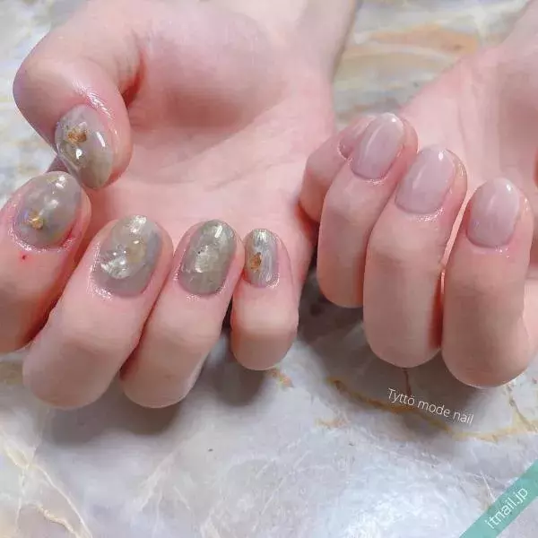 冬ネイルにぴったり グレージュを使ったシンプルデザイン特集 ローリエプレス