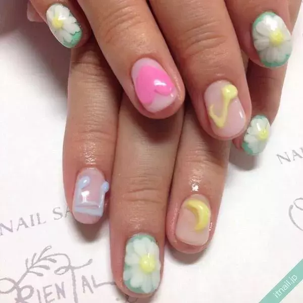 自然と心がかるくなる 音符モチーフのネイルがかわいい ローリエプレス