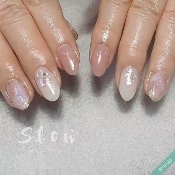 ベビーピンクネイルでほんのり血色感をオン 美爪が叶う愛されデザイン集 ローリエプレス