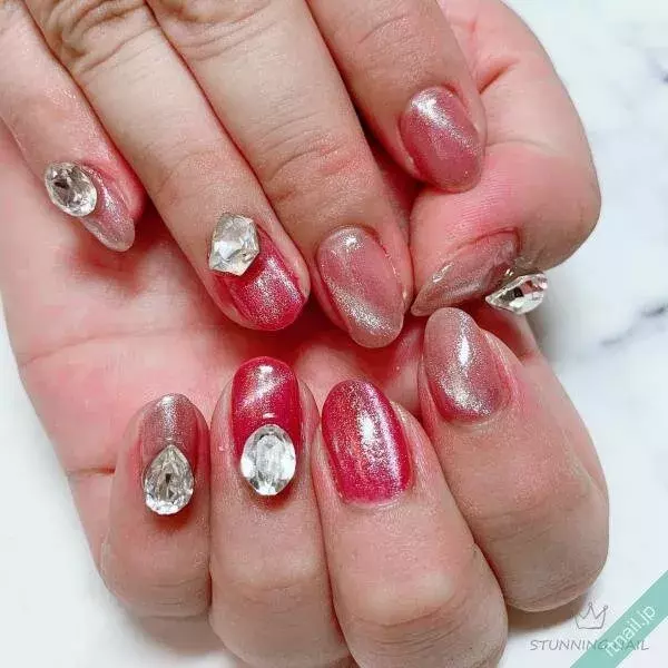 やっぱり華やか 赤ネイル のかわいいデザインアレンジ10選 ローリエプレス