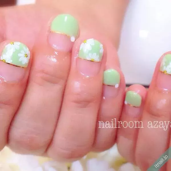 パステルグリーンのネイルがイチオシ 爽やか ガーリーにきめたいときのネイルデザイン特集 ローリエプレス パステルグリーンのネイルがイチオシ 爽やか ガーリーにきめたいときのネイルデザイン特集 ローリエプレス