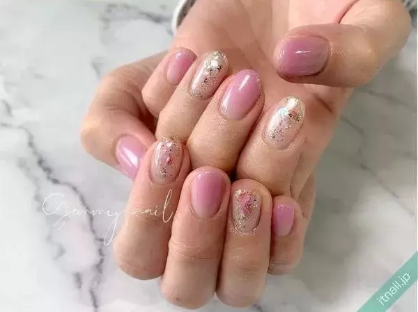 指先に透明感 青みピンクネイル の大人かわいいデザイン９選 ローリエプレス