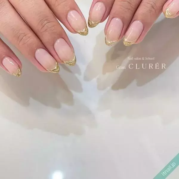 アレンジ豊富な ミラーアート を楽しむネイルデザイン10選 ローリエプレス