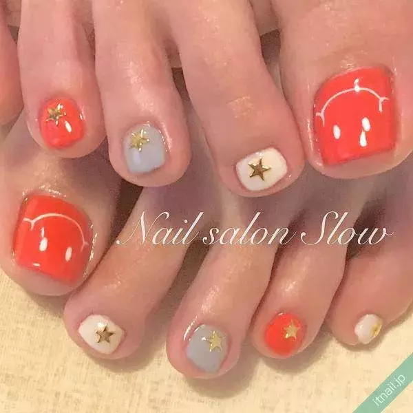 にこっと癒されよう 大人かわいい スマイルフットネイル ８選 ローリエプレス