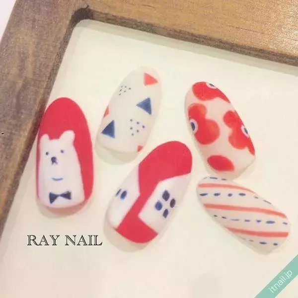 北欧風 花柄アートのハンド フットネイルで みんなと差がつくおしゃかわ女子に ローリエプレス 北欧風 花柄アートのハンド フットネイルで みんなと差がつくおしゃかわ女子に ローリエプレス