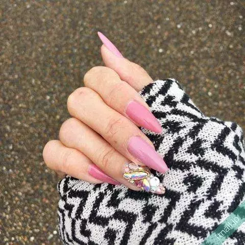 旅先でネイルが取れた そんなトラブルに対応できる方法教えます ローリエプレス 旅先でネイルが取れた そんなトラブルに対応できる方法教えます ローリエプレス