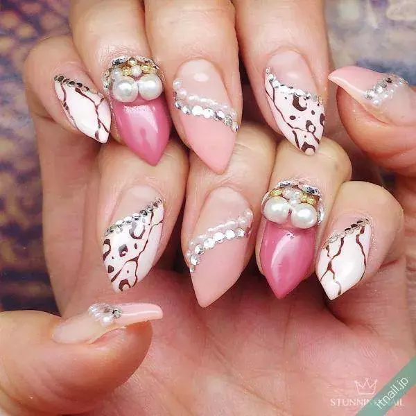 旅先でネイルが取れた そんなトラブルに対応できる方法教えます ローリエプレス 旅先でネイルが取れた そんなトラブルに対応できる方法教えます ローリエプレス