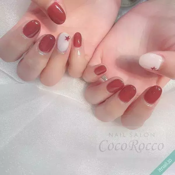 星モチーフ 大人っぽく楽しむ スターネイル 8選 ローリエプレス