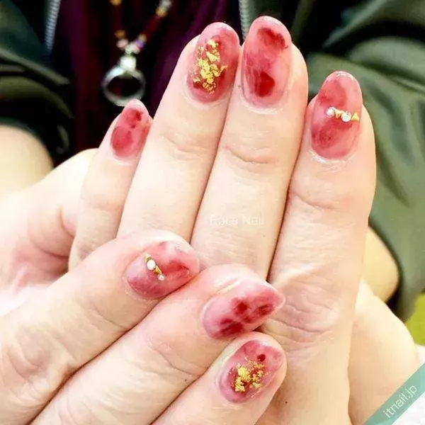 大人女子におすすめ シロップアートで完成するお嬢さんネイル ローリエプレス