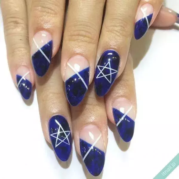 ミッドナイトネイルで 大人の夜を指先に ローリエプレス