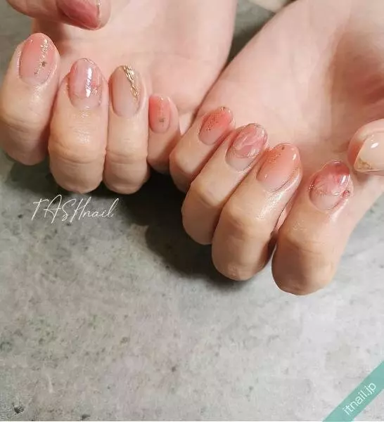 コンプレックスは隠せる ピンクカラーを使ったショートネイル特集 ローリエプレス