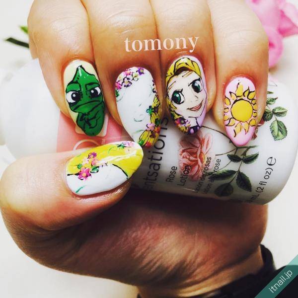 ハンドもフットも ラプンツェル風ネイルが とにかくかわいい ローリエプレス