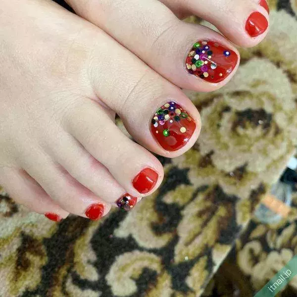 そろそろ気になるフットネイル カラー別おしゃれデザイン6選 ローリエプレス