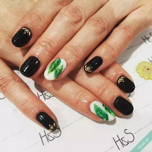 夏 秋におススメのボタニカルネイル ナチュラル感が心地よいデザイン7選 ローリエプレス