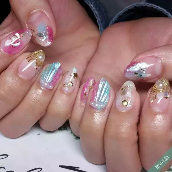 夏は3dシェルが主役の マーメイドネイル でキマり おすすめデザイン特集 ローリエプレス