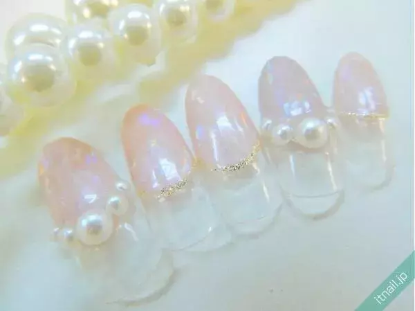 幻想的で美しい オーロラで魅せるフレンチネイル ローリエプレス