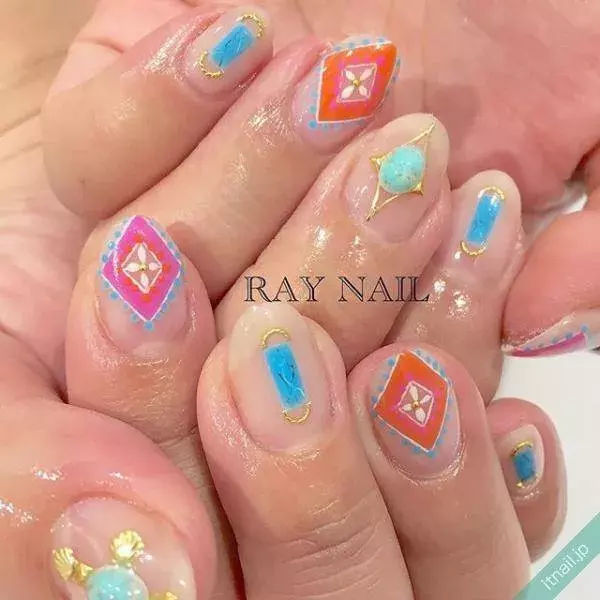 アラジンネイル で指先まで作品の世界に浸って おすすめ7デザイン ローリエプレス アラジンネイル で指先まで作品の世界に浸って おすすめ7デザイン ローリエプレス