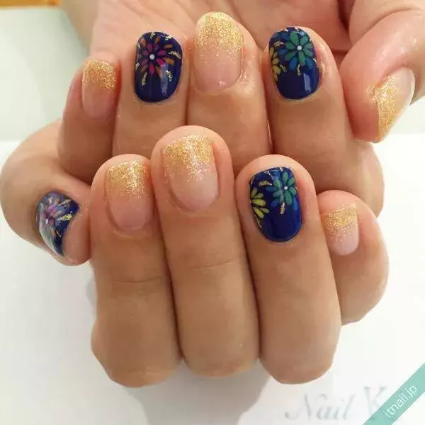 晩夏や秋のお祭りは ネイビーの和ネイルでしっとりモードに ローリエプレス