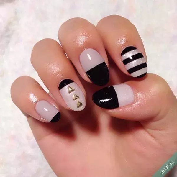 モノクロ 何 が正解 ボーダーネイル の秋冬アレンジ8選 ローリエプレス