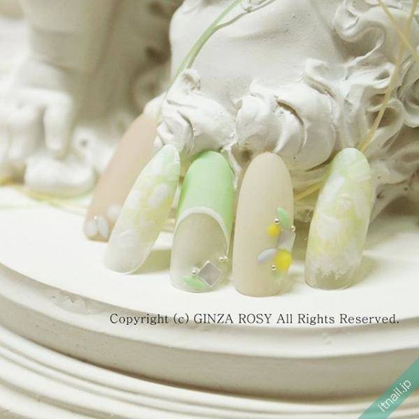 春から初夏はマット パステルの すりガラスネイル で爽やかに ローリエプレス