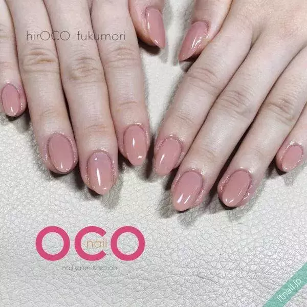 あなたに似合うのは何色 肌色別のおすすめネイルカラーをご紹介 ローリエプレス