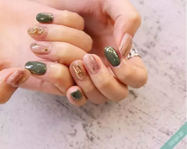 個性も楽しめる おしゃれ度を上げる チェーンネイル デザイン ローリエプレス 個性も楽しめる おしゃれ度を上げる チェーンネイル デザイン ローリエプレス