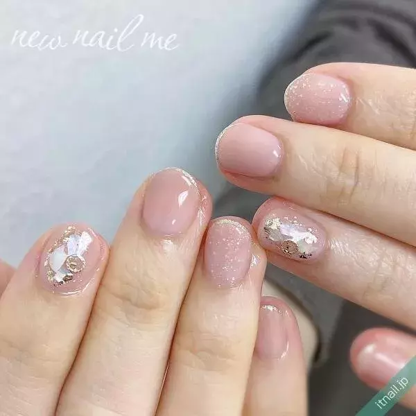 今オシャレなのはこれ ヌーディネイル のトレンドデザイン集 ローリエプレス 今オシャレなのはこれ ヌーディネイル のトレンドデザイン集 ローリエプレス