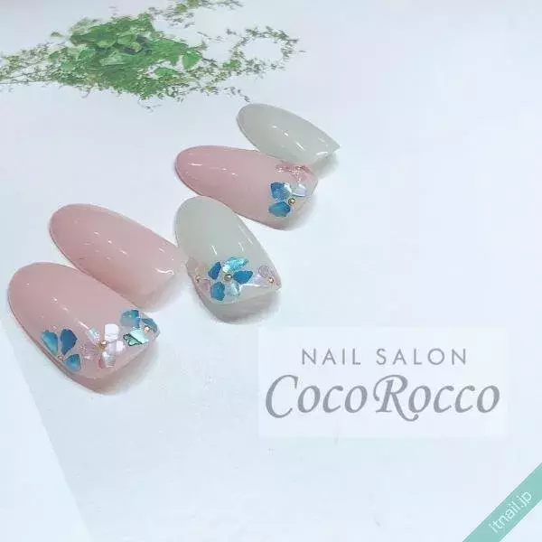 超簡単なのに本格的 を並べて作るフラワーネイルデザイン ローリエプレス