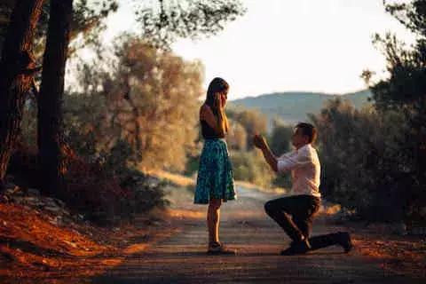 チャンスがすぐにめぐってくるかも 占い師が教える 結婚運が良い人の特徴とは ローリエプレス