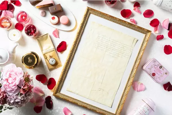 ヴェルサイユ宮殿の 王の菜園 の希少なりんごやバラをつかった特別レシピのケーキも登場するアフタヌーンティー ローリエプレス