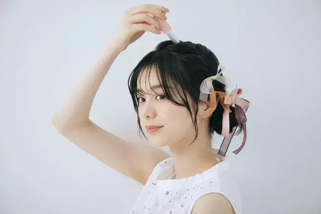 練り香水 まとめ髪 アホ毛スティック として使える リップ型マルチスティックを新発売 ローリエプレス