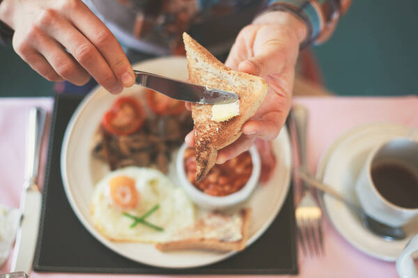 朝ごはんを食べないと太ってしまうワケ 理想の朝ごはんって ローリエプレス