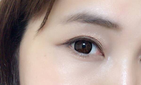 さっとなぞるだけで今風目元に仕上がる Viseeの2wayクレヨンアイカラー ローリエプレス