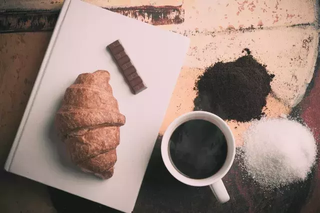 紅茶とコーヒー 女子におすすめなのは それぞれのメリットを知って女子力アップ ローリエプレス