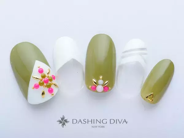 この秋注目のおすすめネイルデザイン フリンジやフェザーで秋仕様にかわいく ローリエプレス この秋注目のおすすめネイルデザイン フリンジやフェザーで秋仕様にかわいく ローリエプレス