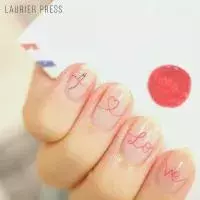 校閲ガール 石原さとみのファッションが超かわいい 河野悦子のネイルをマネしちゃおう ローリエプレス