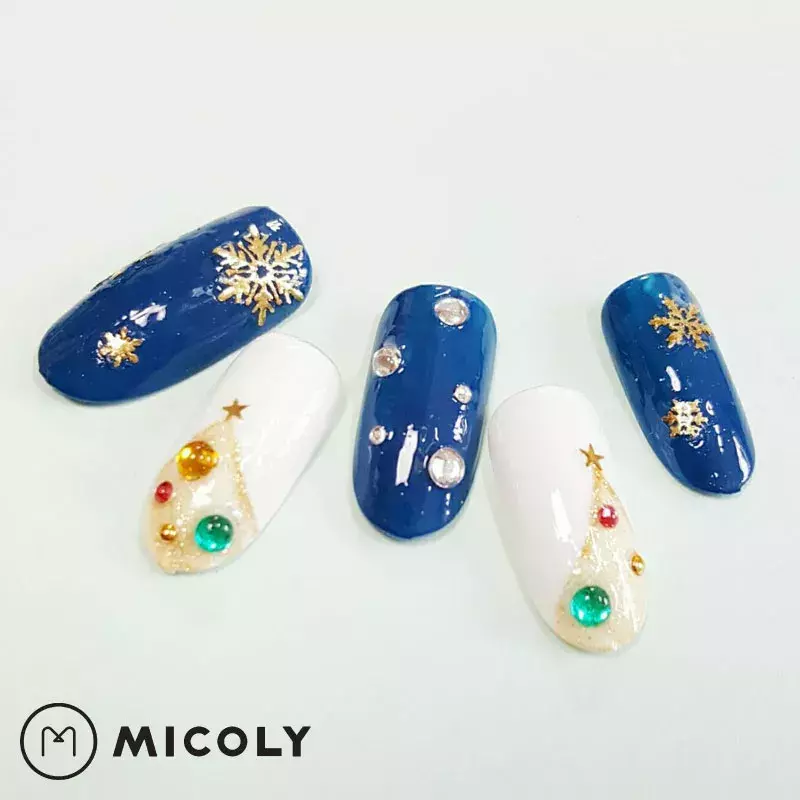 16年クリスマスのおすすめネイルデザイン25選 男ウケする色は青だった ローリエプレス