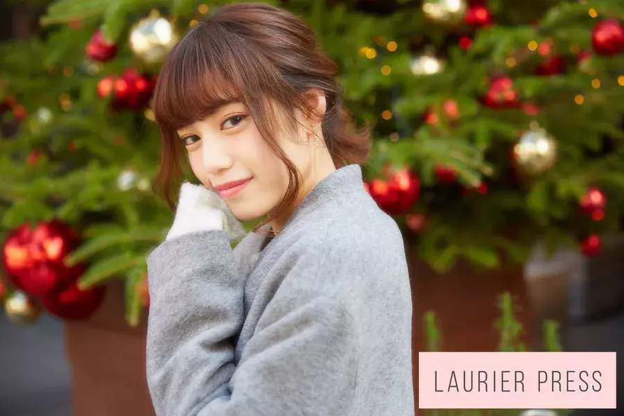 クリスマスデートのおすすめヘアアレンジ プロに学ぶゆるふわ前髪やデート中崩れないコツ 動画 ローリエプレス