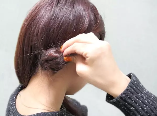 外国人風ラフ巻き髪の作り方 どんな長さでもコテなしでできる超簡単な裏技 ローリエプレス