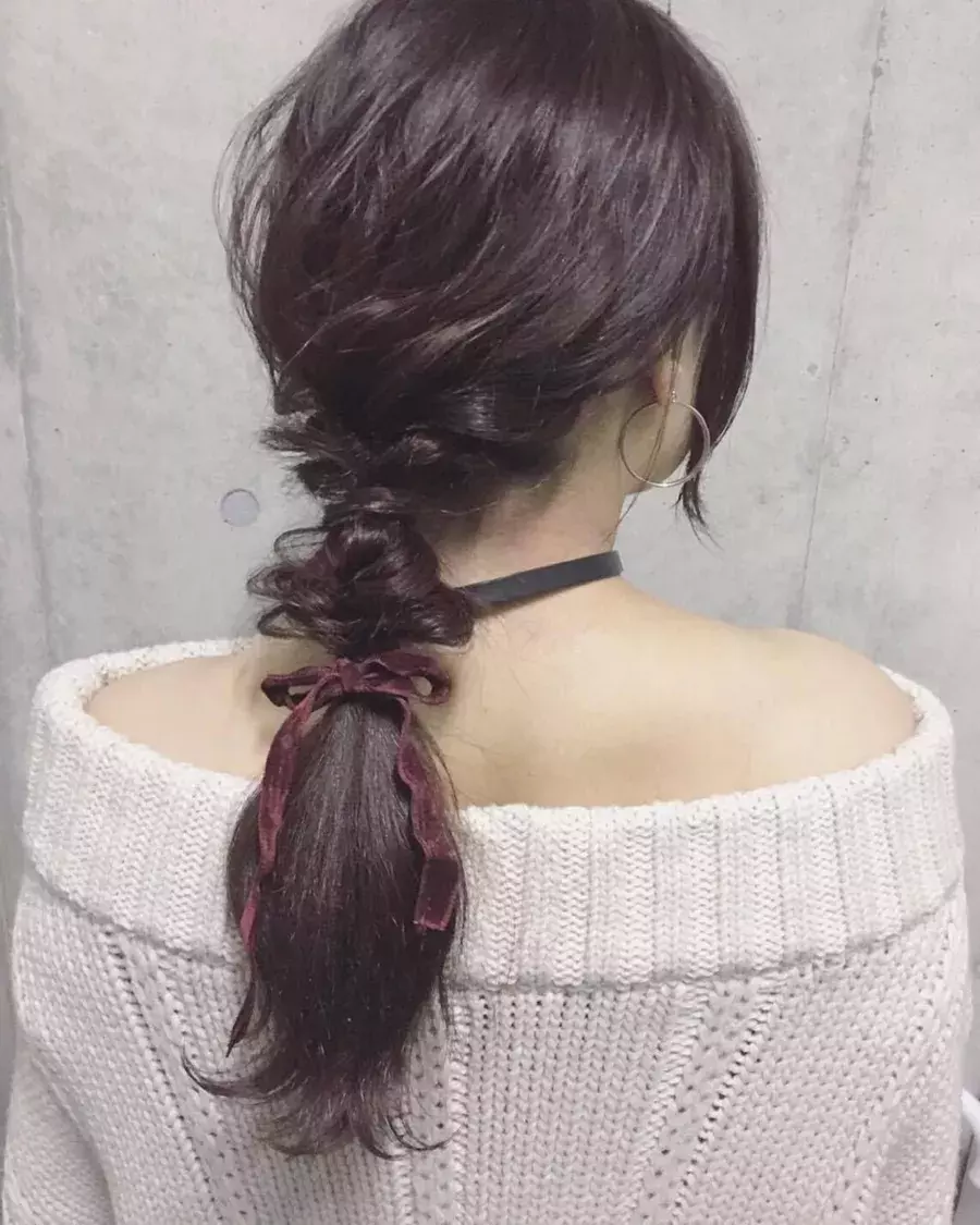 簡単なのに凝って見えるヘアアレンジ 小物使いで一気にかわいく ローリエプレス