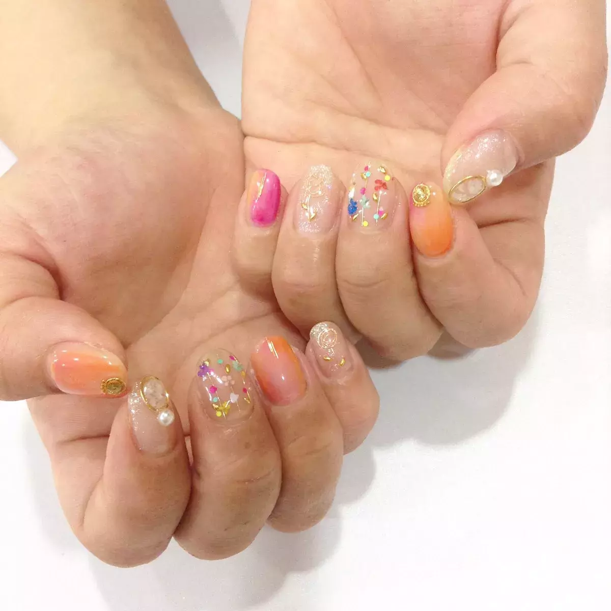 ニュアンスネイル デザインまとめ 夏らしさ全開のトレンドネイル ローリエプレス