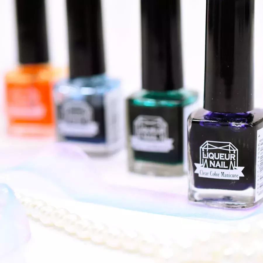 キャンドゥのリキュールネイルで超簡単 水彩風フラワーネイルのやり方 動画 ローリエプレス キャンドゥのリキュールネイルで超簡単 水彩風フラワーネイルのやり方 動画 ローリエプレス